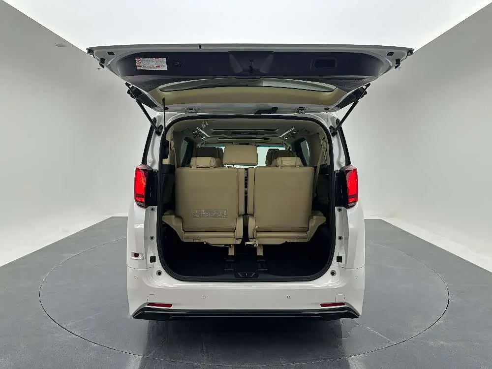 Toyota Alphard 2021 — Photo 8/20