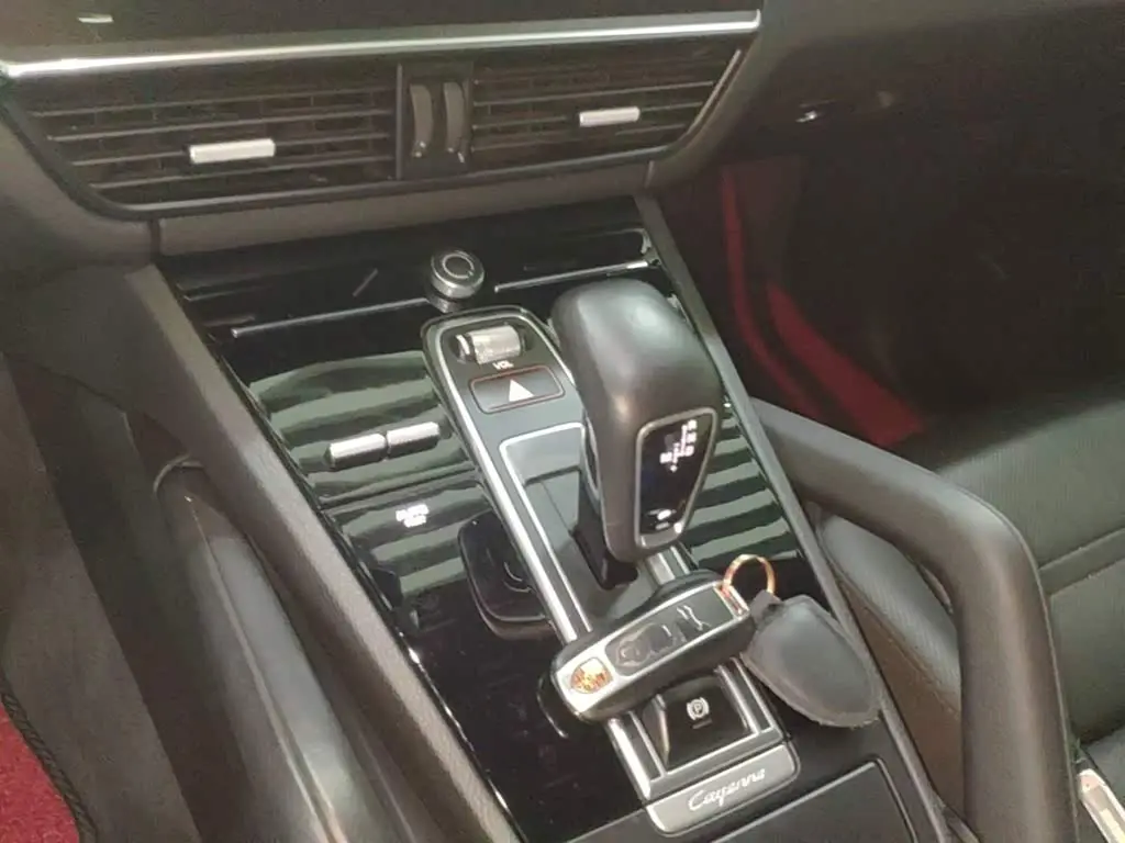Porsche Cayenne New Energy 2022 — ფოტო 14/20