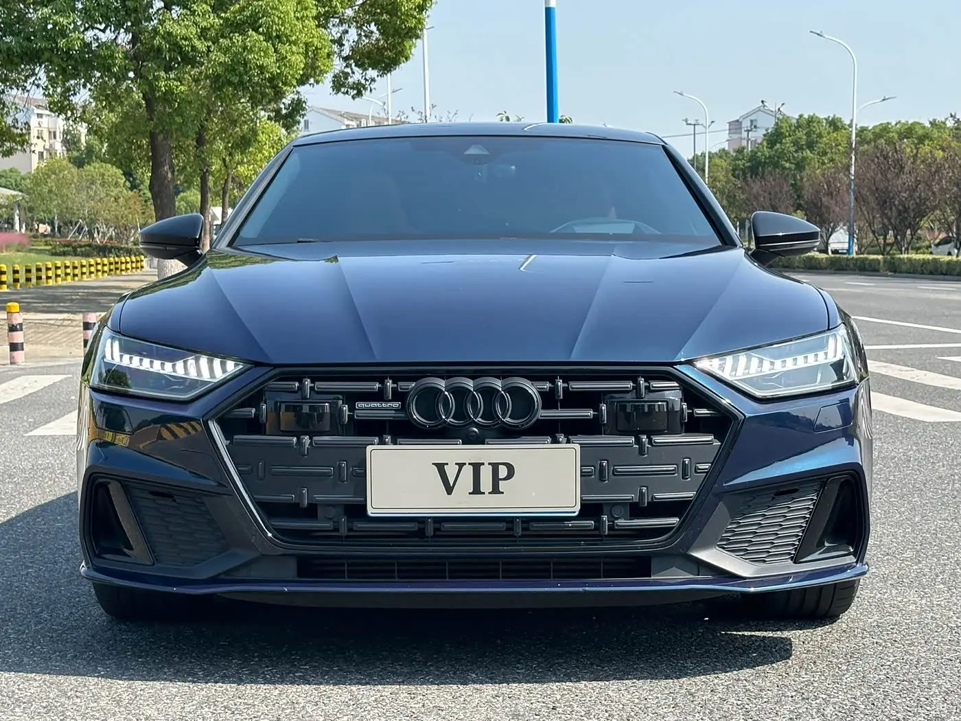 Audi A7L 2022 — Photo 2/20