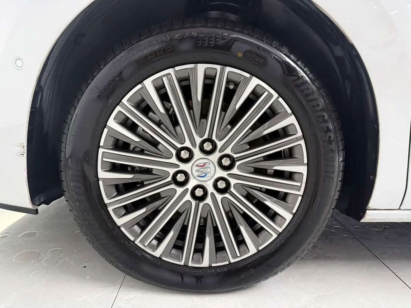 Buick GL8 New Energy 2024 — Photo 14/16