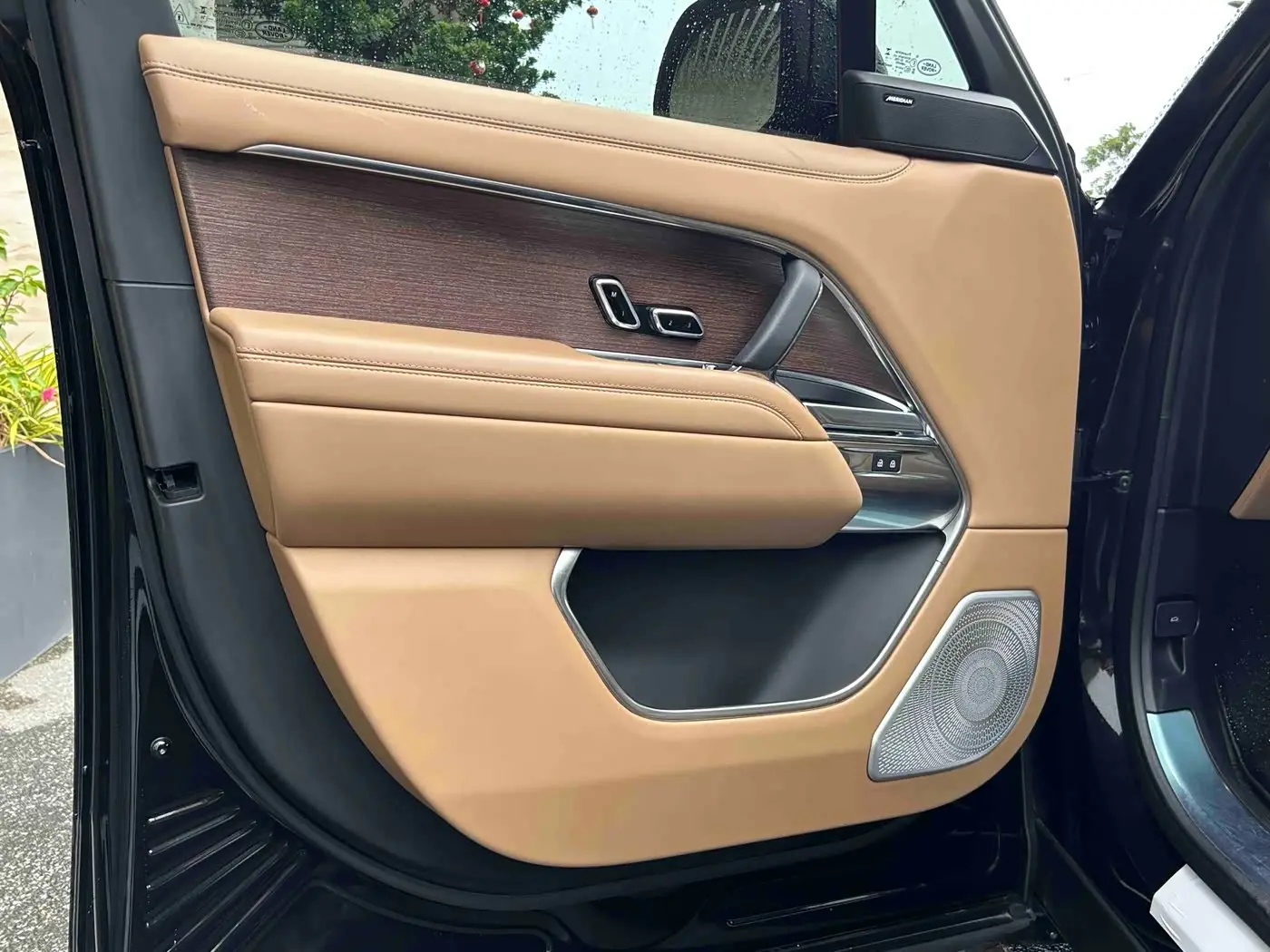 Land Rover Range Rover 2023 — Фото 11/15