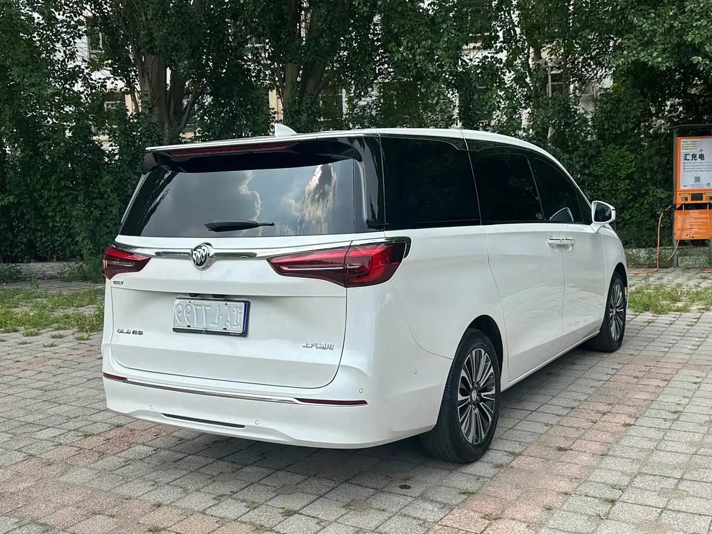 Buick GL8 2021 — Photo 9/10