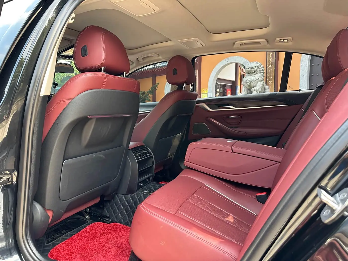 BMW 5 Series 2022 — Photo 10/11