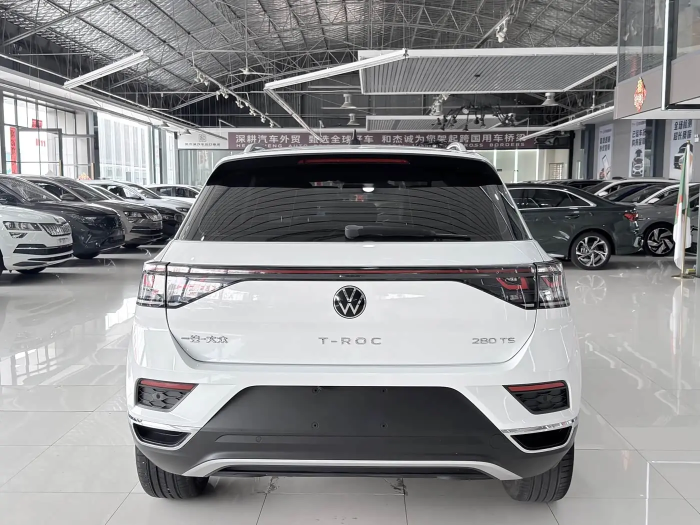 Volkswagen T-ROC 2023 — Photo 15/16