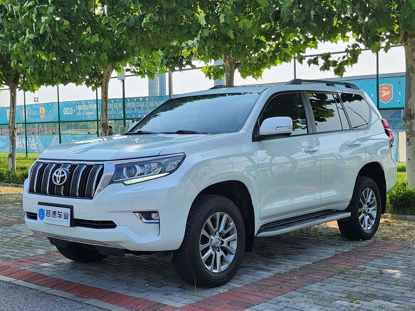 Toyota Prado 2018 — Photo 1/17