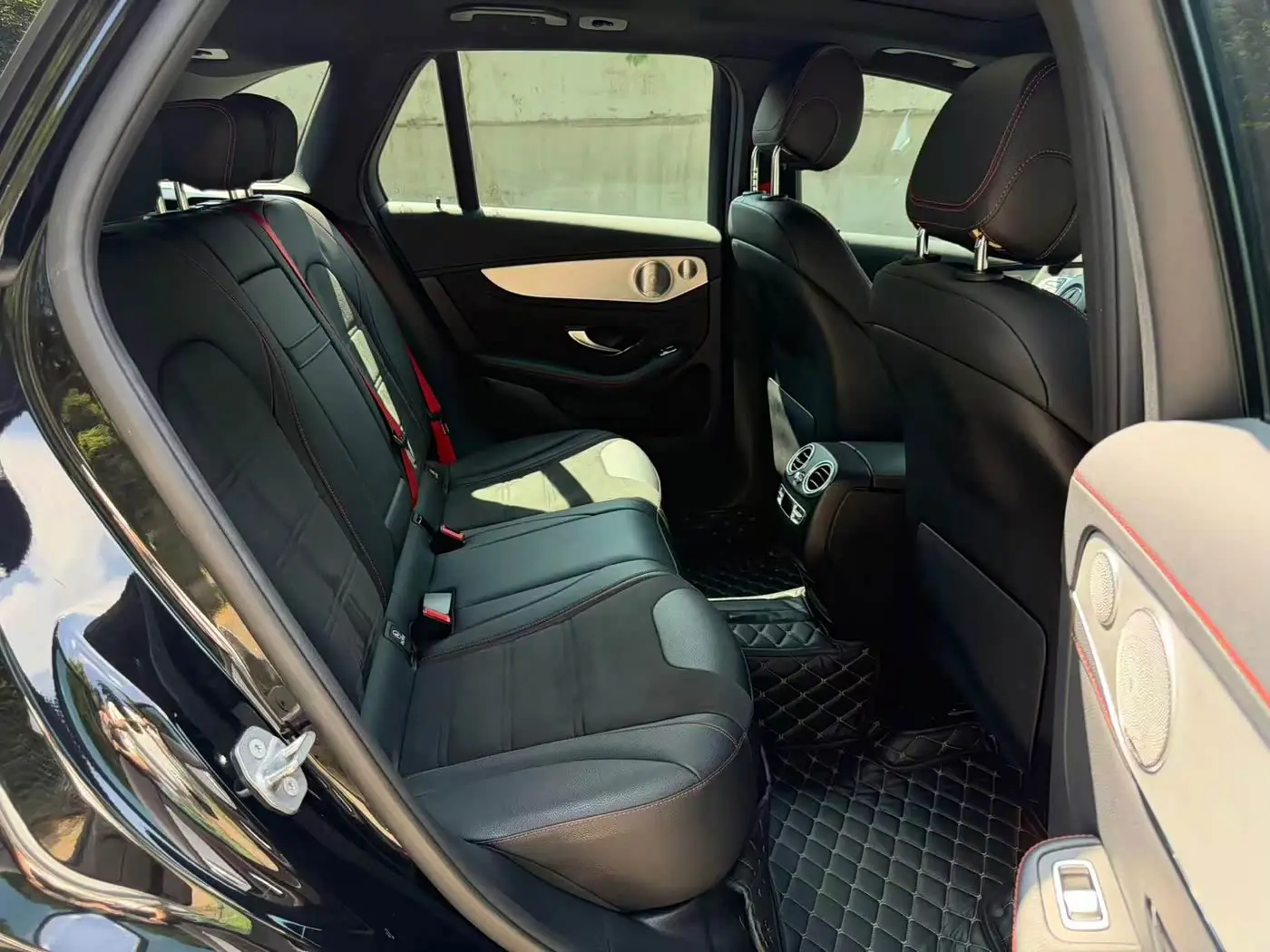 Mercedes-Benz GLC AMG 2019 — Photo 9/20
