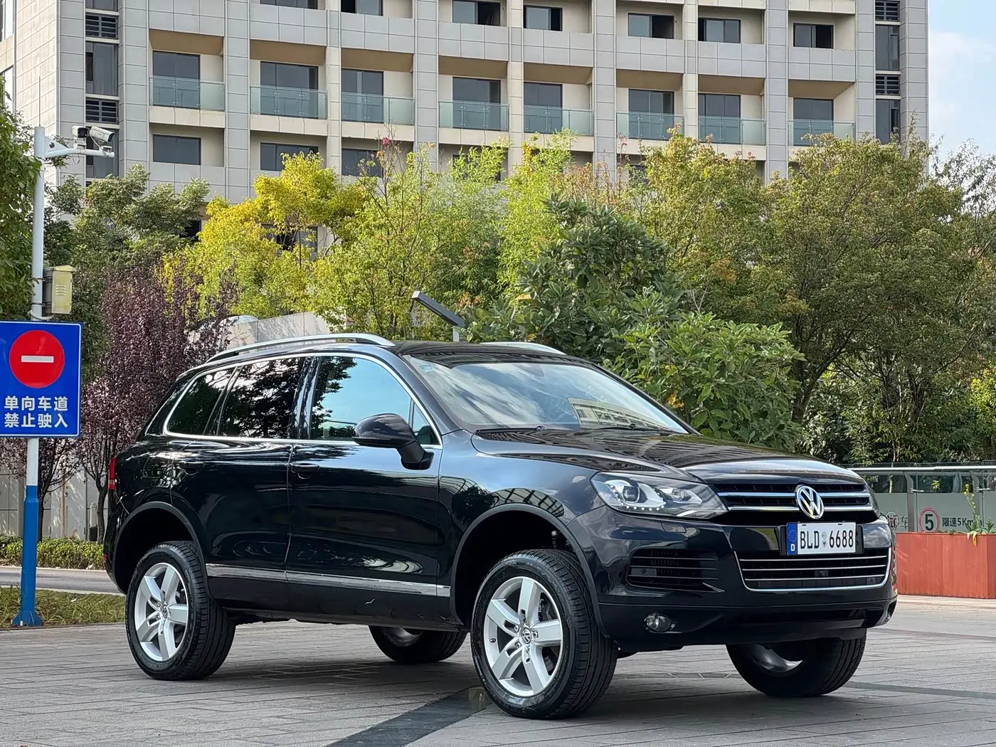 Volkswagen Touareg 2013 — Фото 2/20