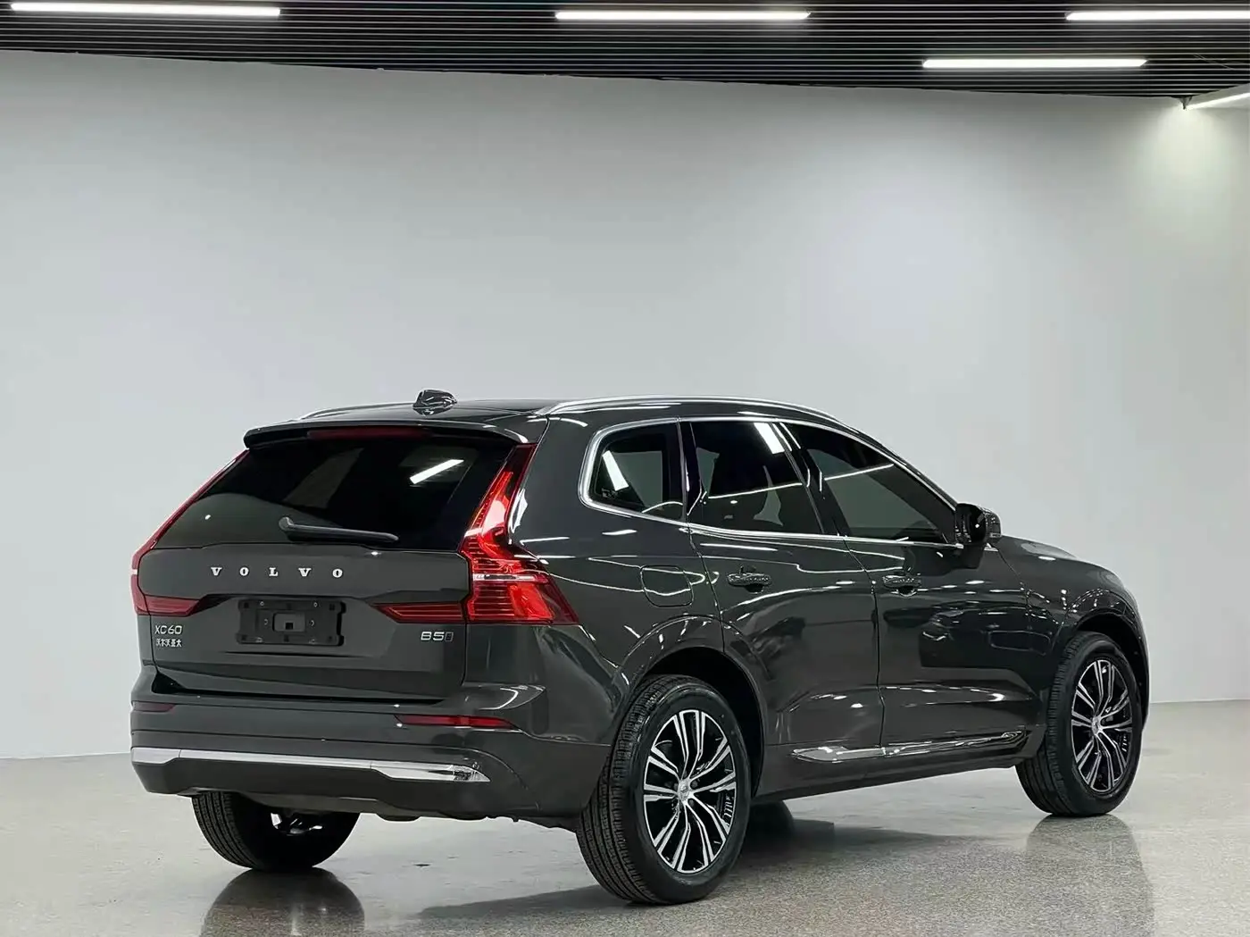 Volvo XC60 2021 — Фото 6/20
