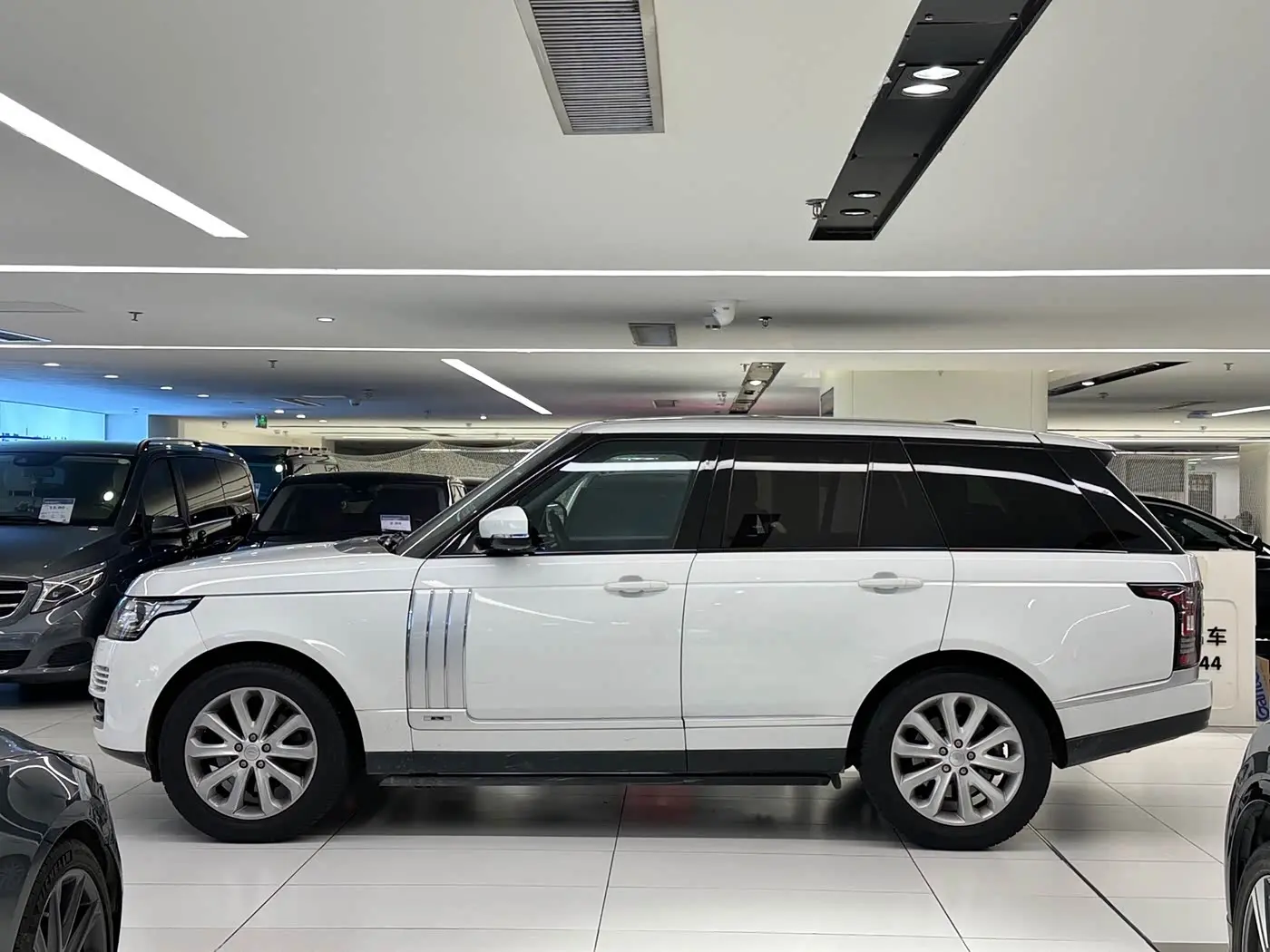 Land Rover Range Rover 2015 — Фото 4/20
