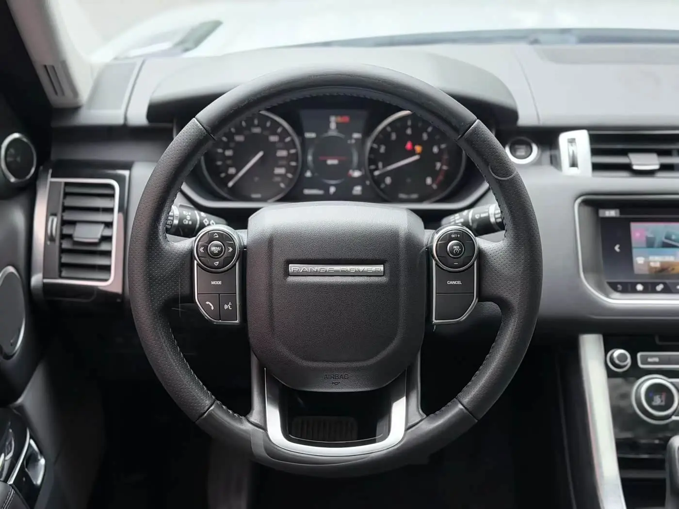Land Rover Range Rover Sport 2017 — Фото 3/12