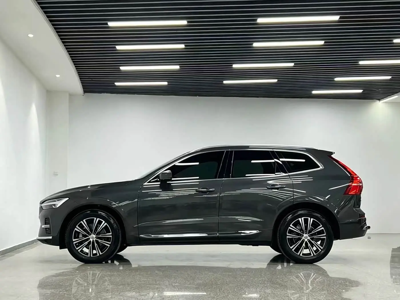 Volvo XC60 2021 — Фото 7/20