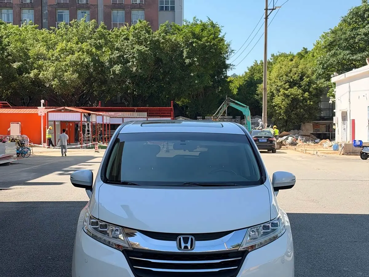 Honda Odyssey 2016 — Photo 2/13