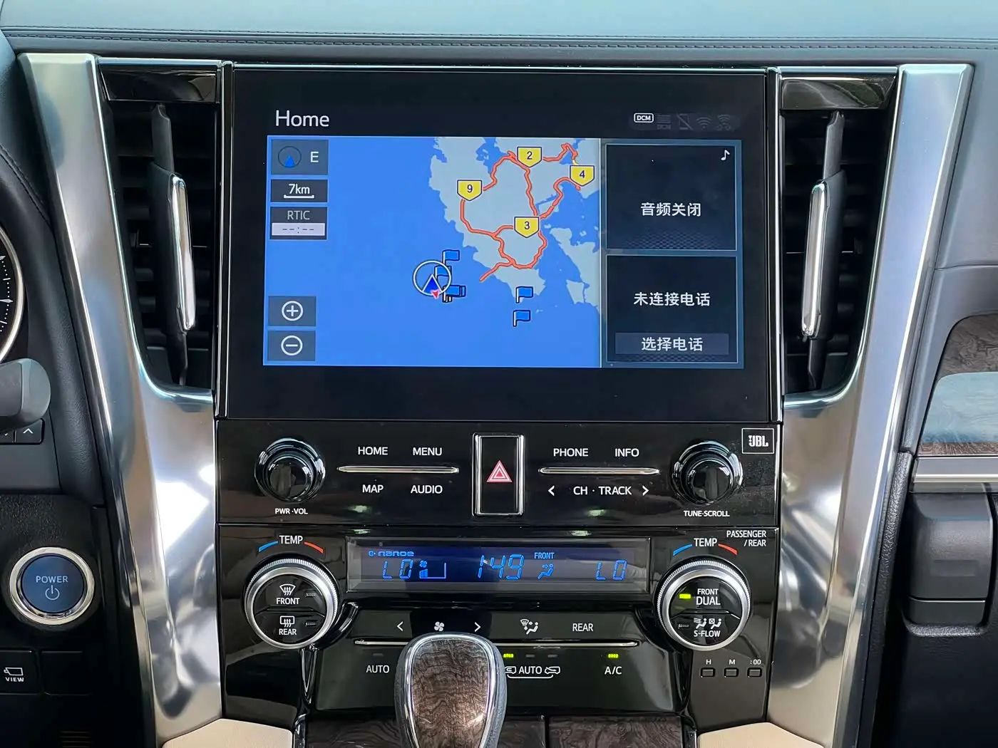 Toyota Alphard 2022 — Photo 13/20