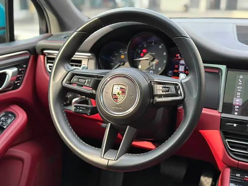 Porsche Macan 2022 — Фото 8/11