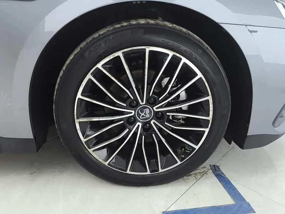 BYD Han 2023 — Photo 6/16