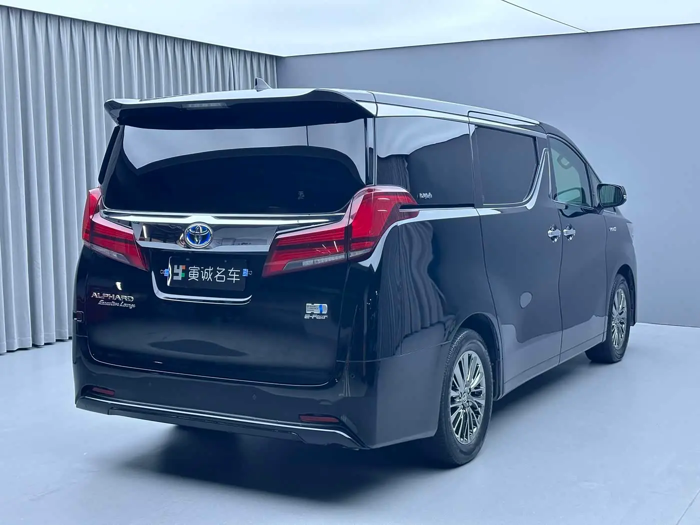 Toyota Alphard 2019 — Photo 4/15