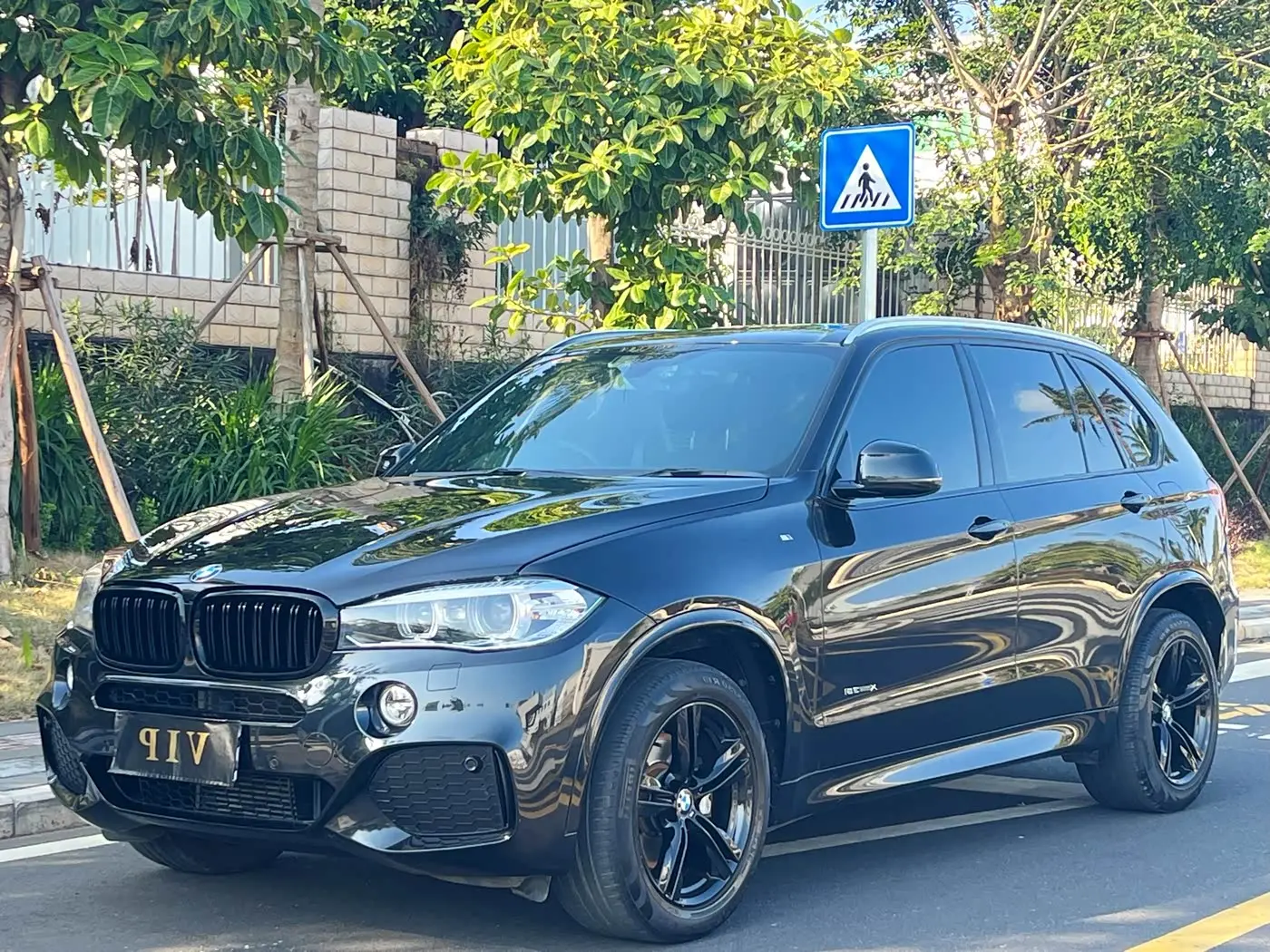 BMW X5 2017 — Фото 1/20