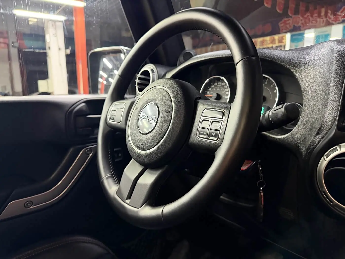 Jeep Wrangler 2012 — Фото 13/20