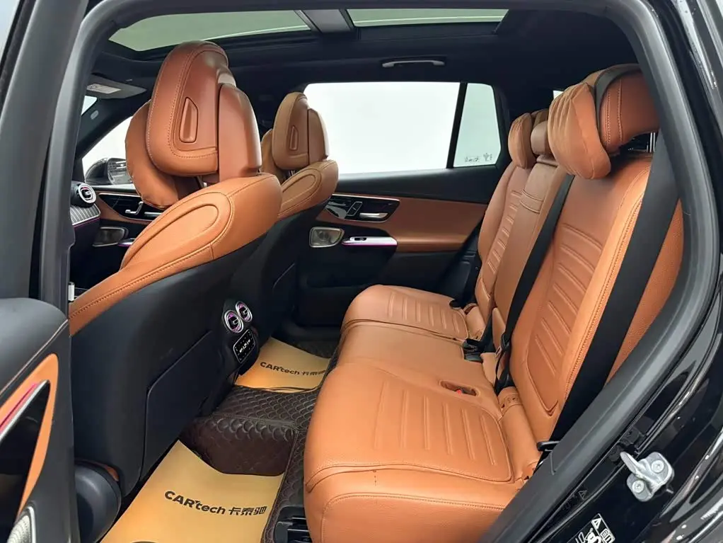 Mercedes-Benz GLC 2023 — Photo 9/16
