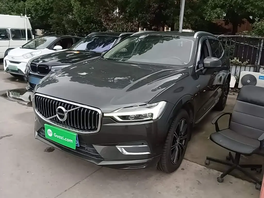 Volvo XC60 2019 — Фото 2/20