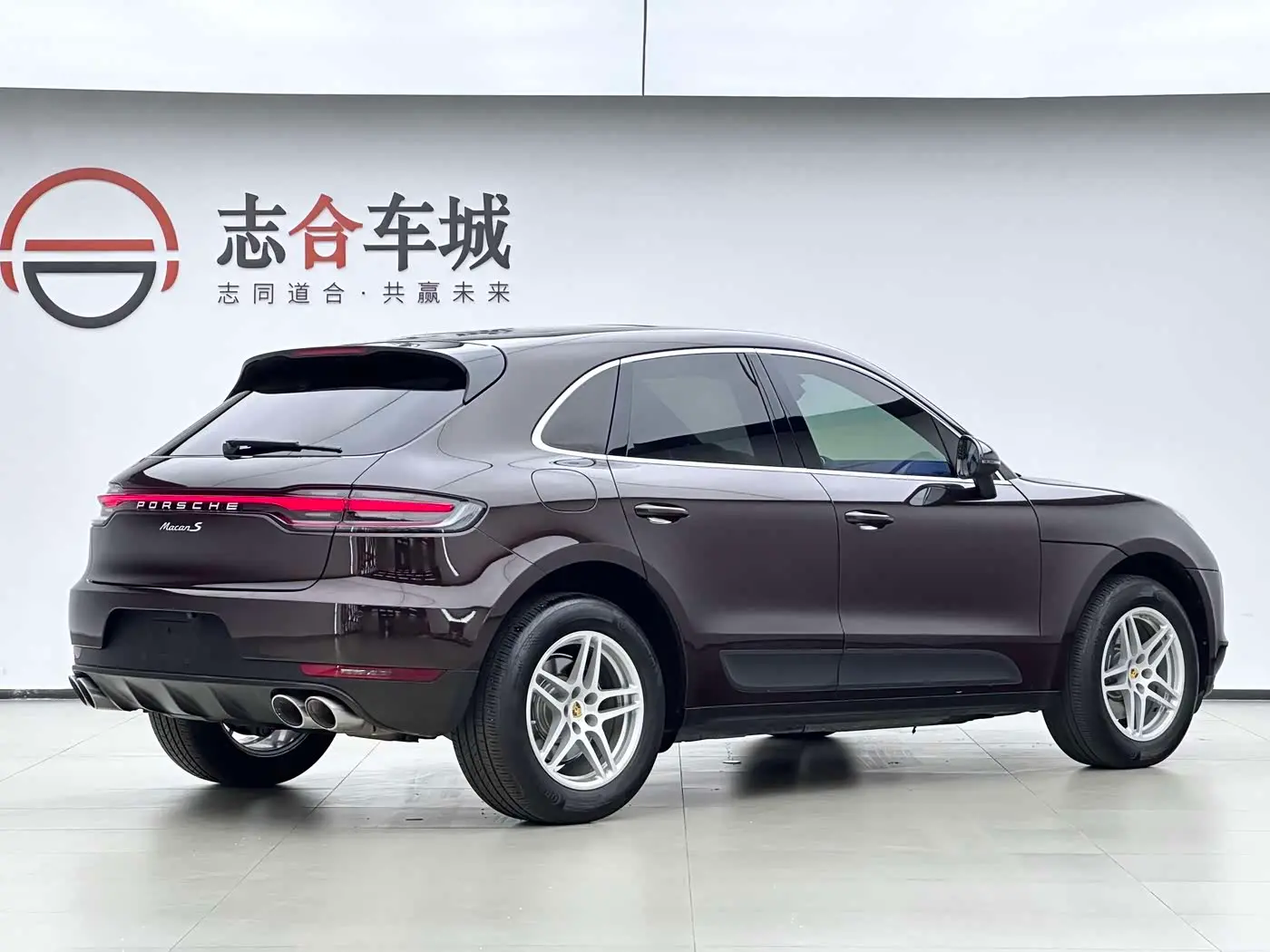 Porsche Macan 2019 — Photo 3/17