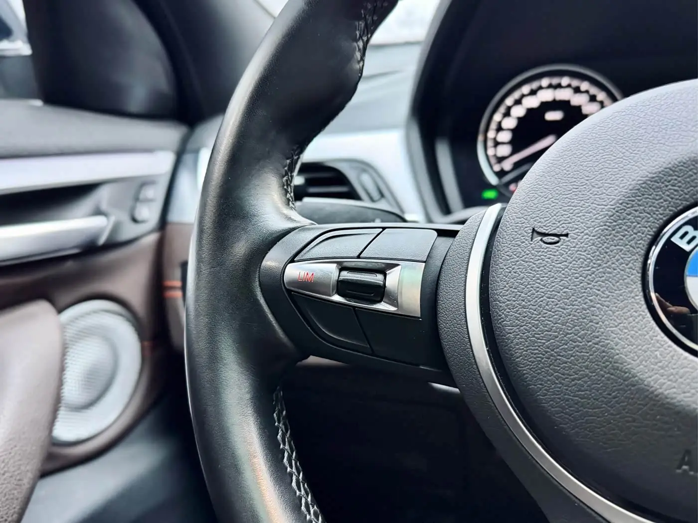 BMW X2 2021 — Фото 20/20