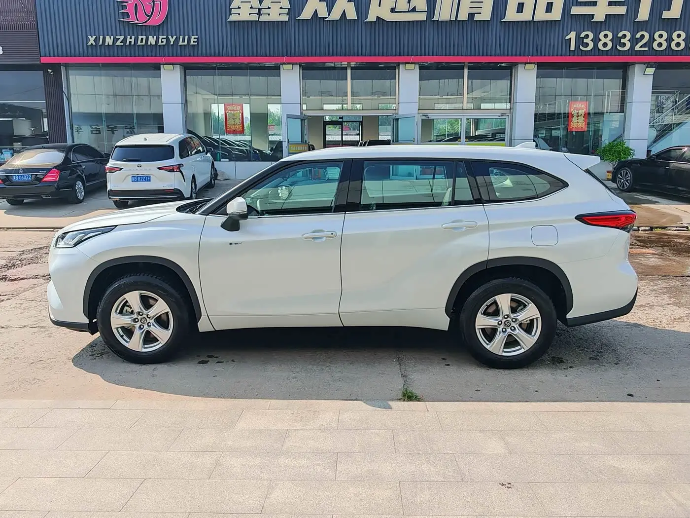 Toyota Highlander 2026 — Photo 4/12