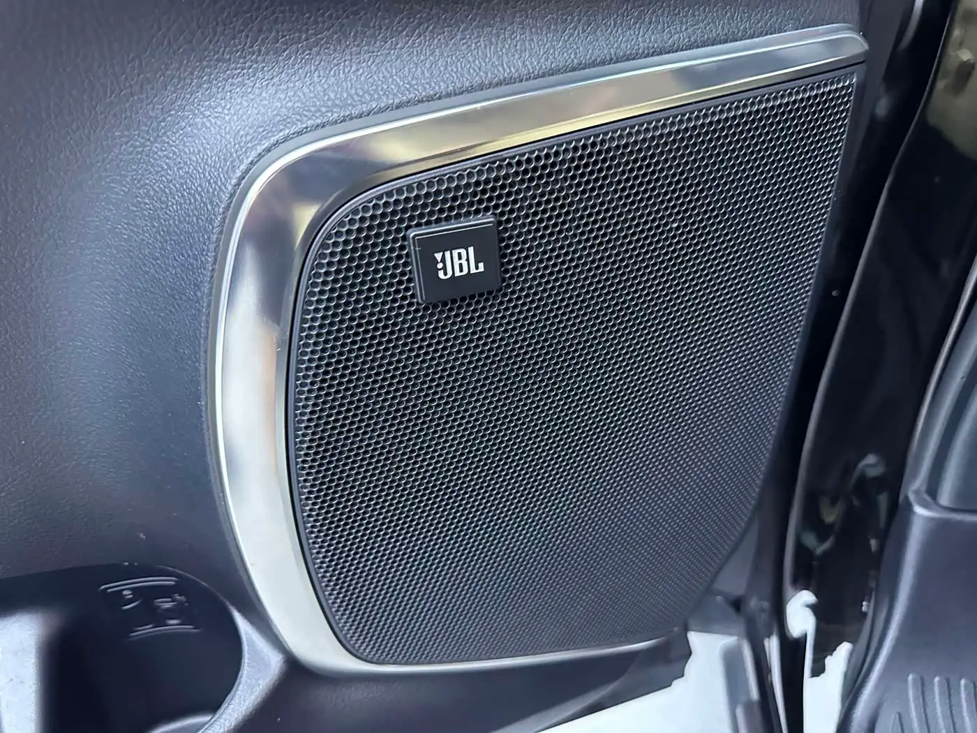Toyota Alphard 2019 — Photo 15/15