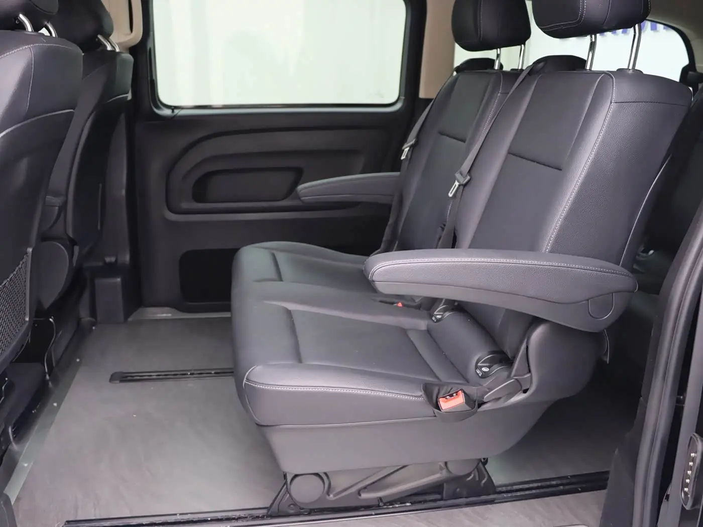 Mercedes-Benz Vito 2025 — Фото 15/20