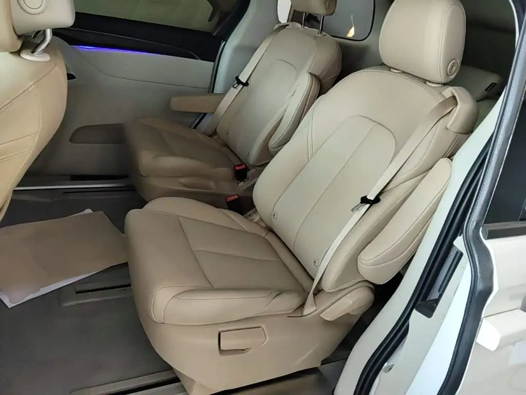 Buick GL8 2023 — Photo 17/20