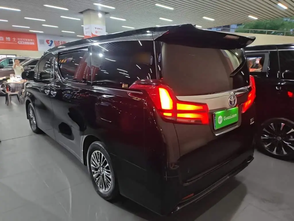 Toyota Alphard 2021 — Photo 5/20