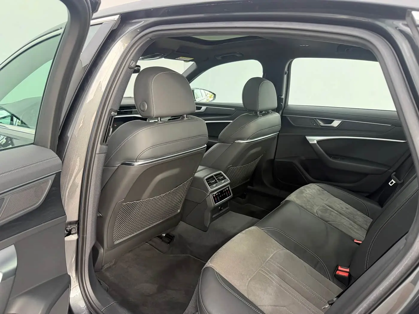Audi A6L 2021 — Photo 10/16