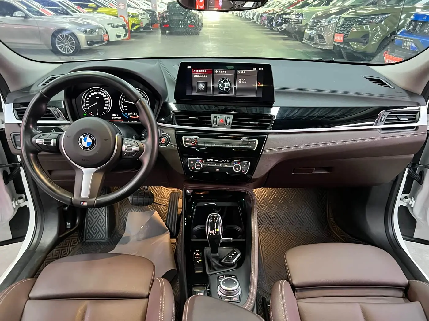 BMW X2 2022 — Фото 11/18