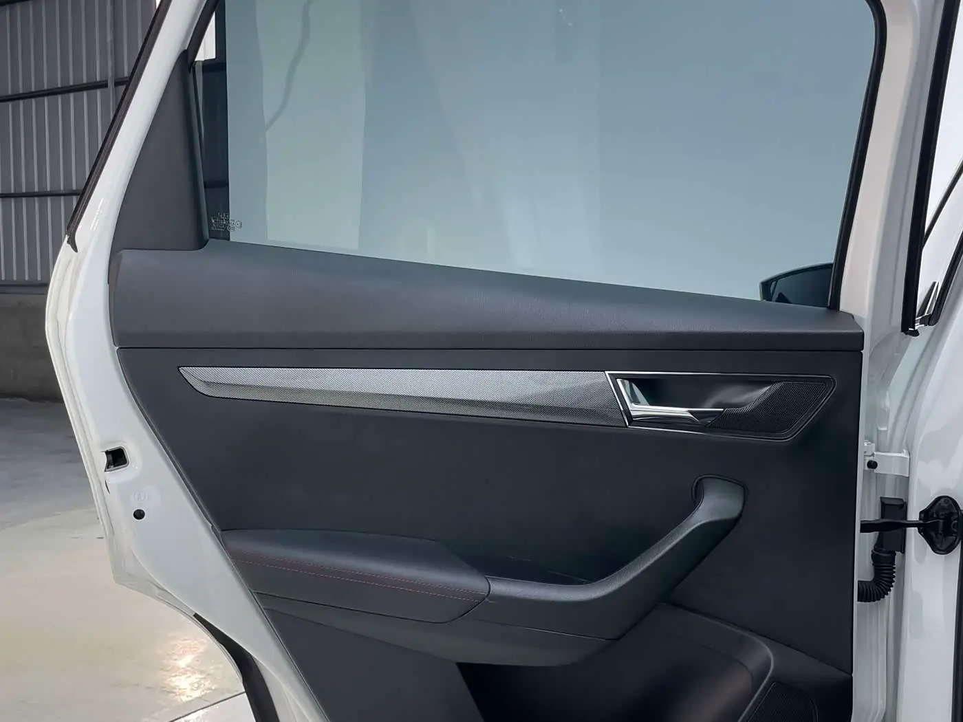 Škoda Karoq 2023 — Photo 19/20