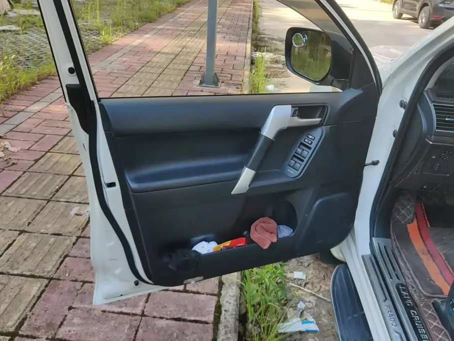 Toyota Prado 2019 — Photo 7/16