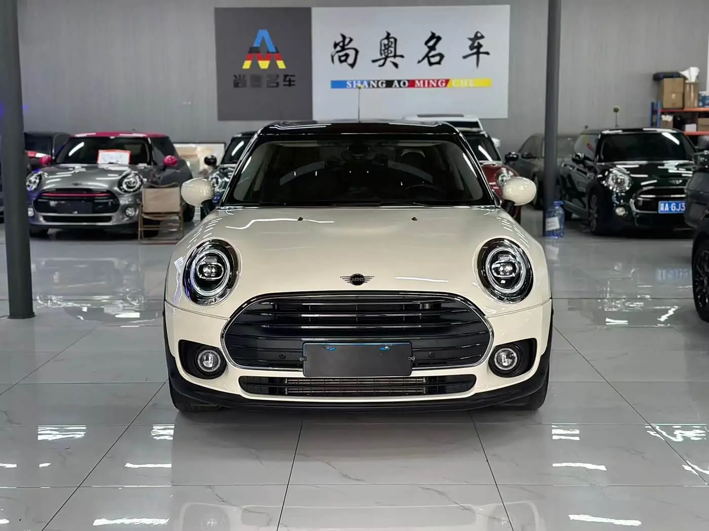 MINI CLUBMAN 2021 — Фото 1/15