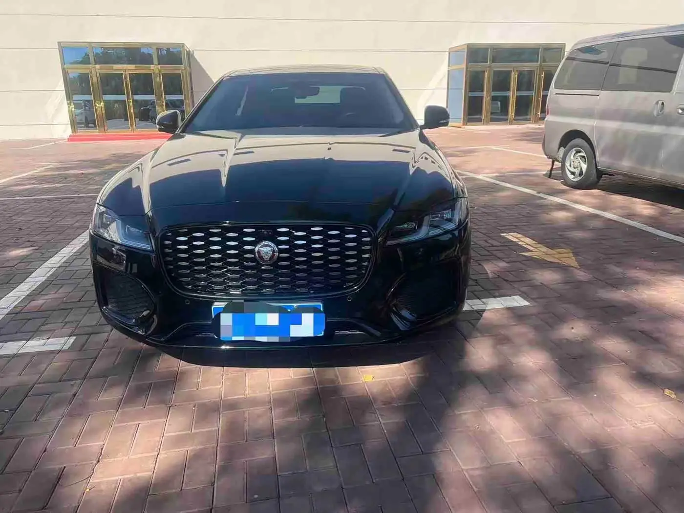 Jaguar XFL 2023 — Photo 7/9