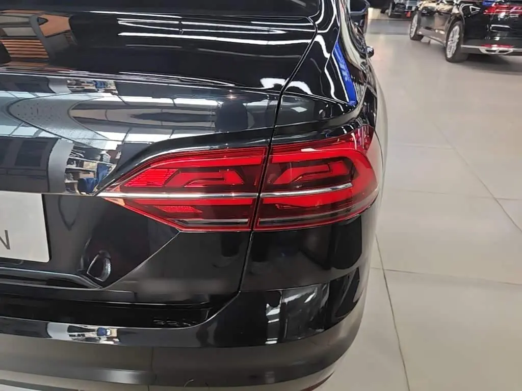 Volkswagen Phideon 2023 — Фото 8/20