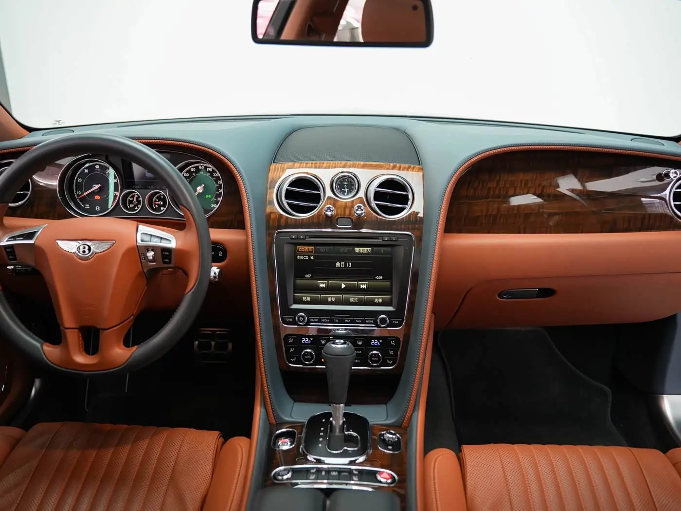 Bentley Flying Spur 2018 — Фото 9/20