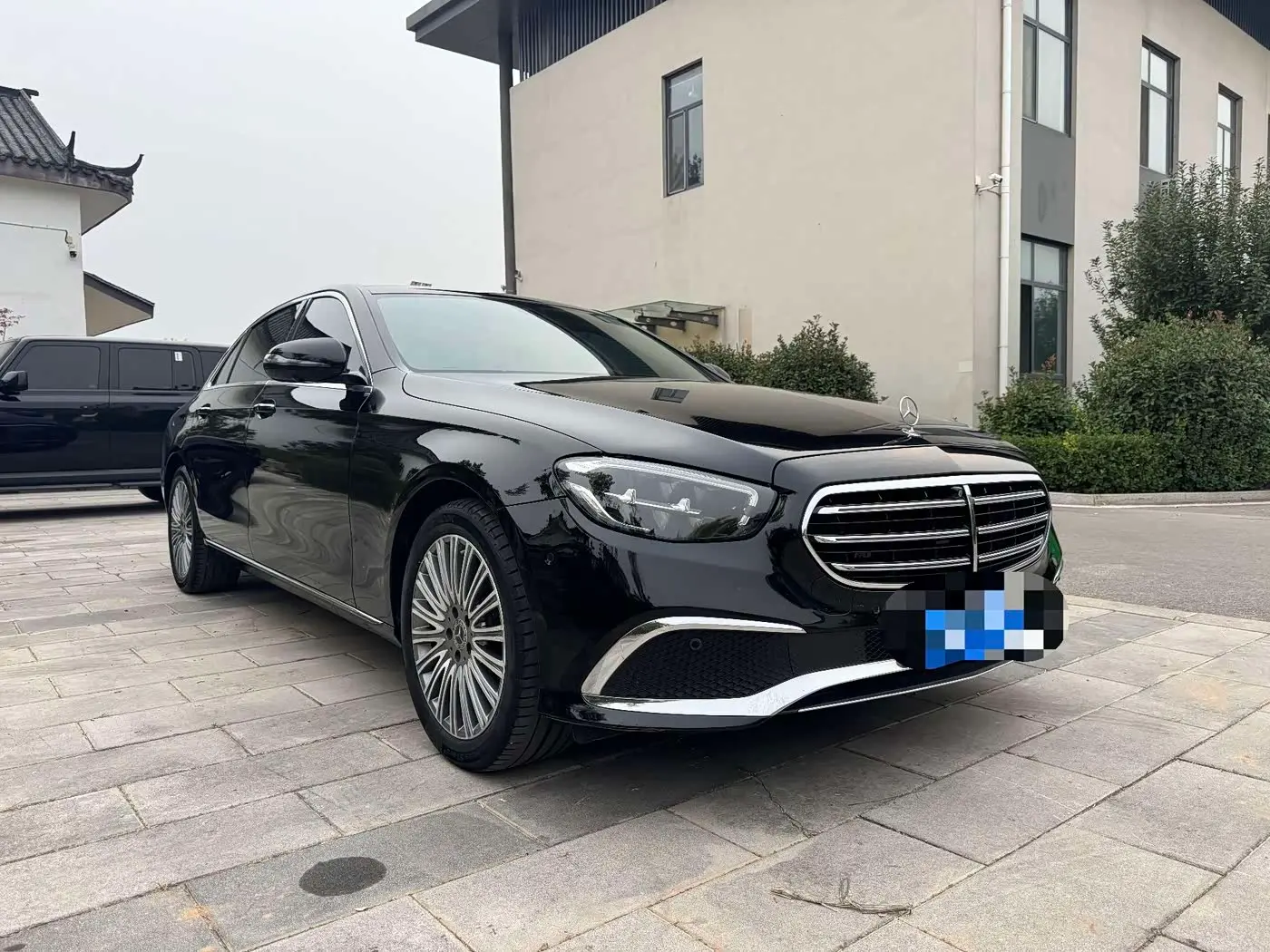Mercedes-Benz E-Class 2021 — Photo 3/13