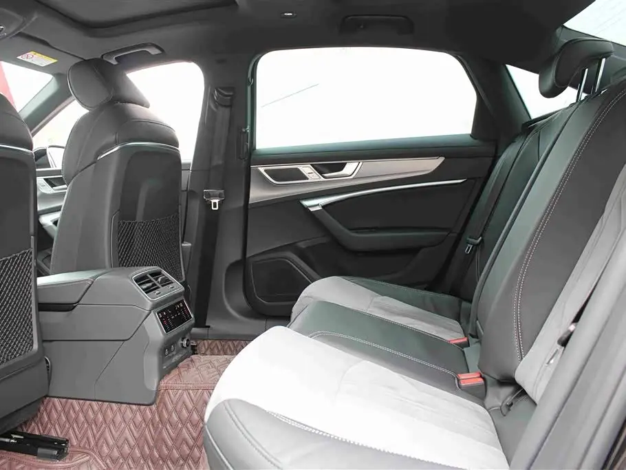 Audi A6L 2025 — Photo 11/17