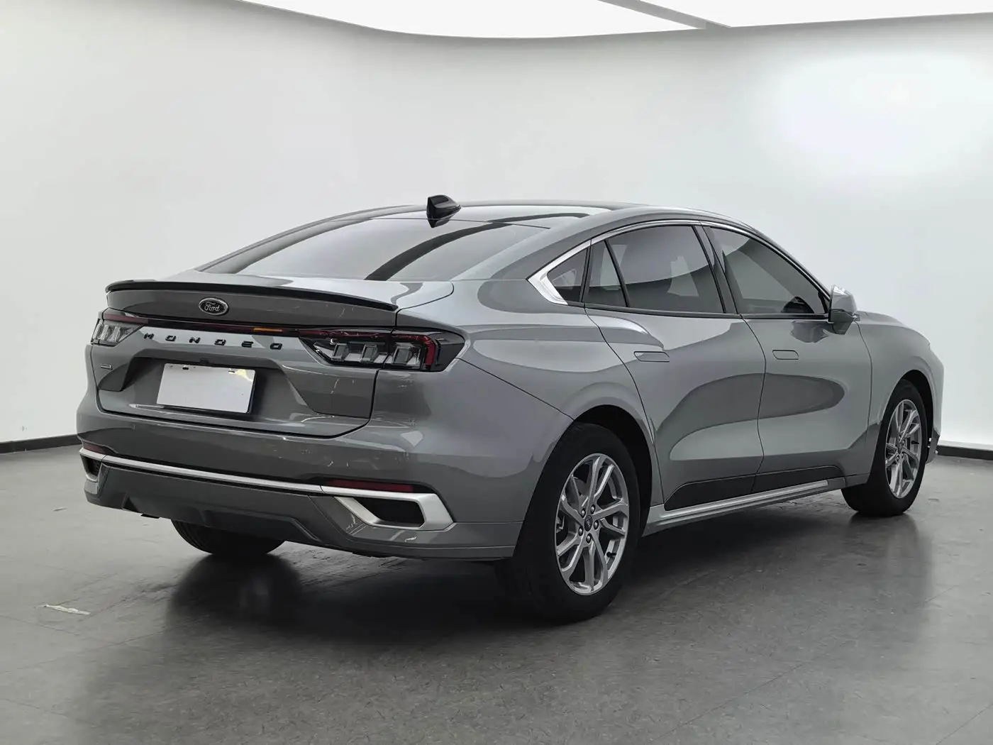 Ford Mondeo 2024 — Photo 4/20