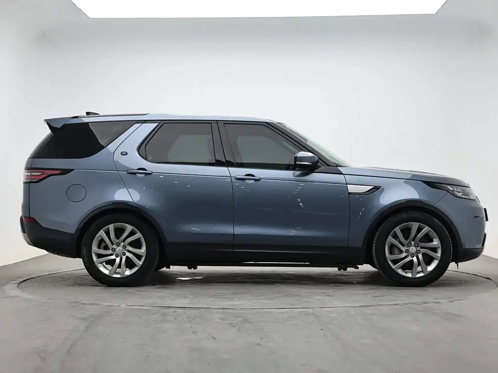 Land Rover Discovery 2018 — Фото 5/18