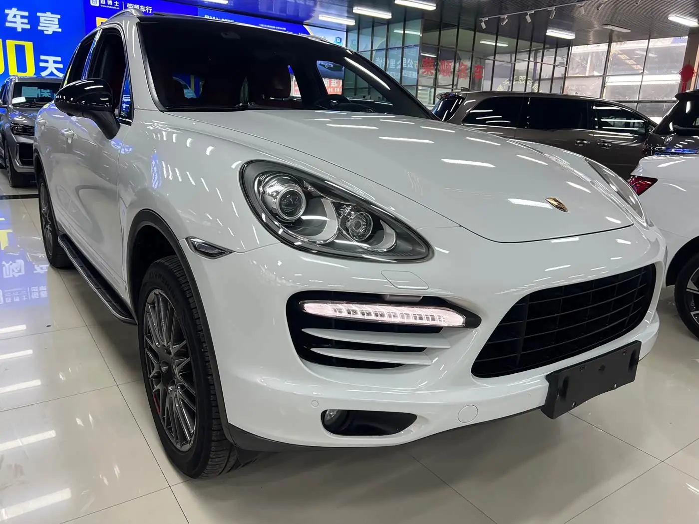 Porsche Cayenne 2013 — Photo 3/9