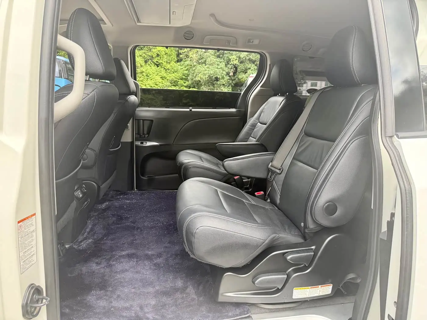 Toyota Sienna 2017 — Photo 8/19