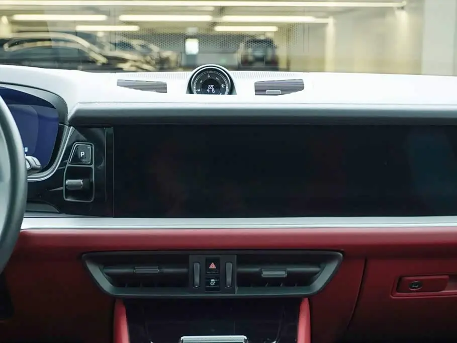 Porsche Cayenne 2024 — Photo 17/19