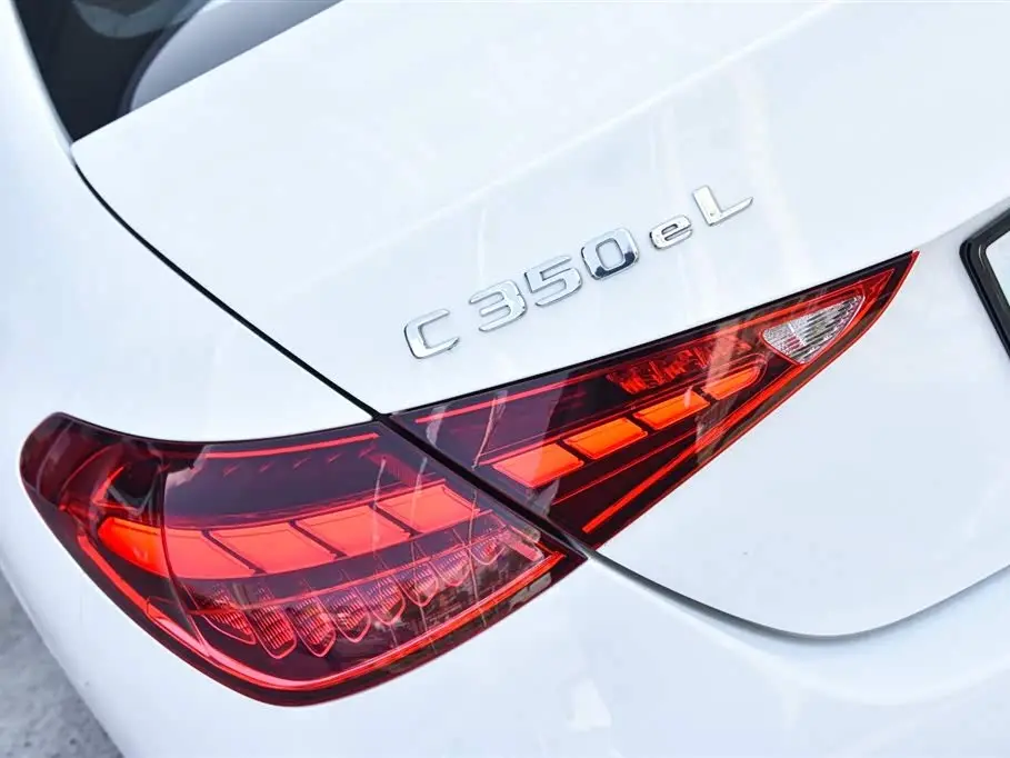 Mercedes-Benz C-Class New Energy 2023 — Фото 19/20