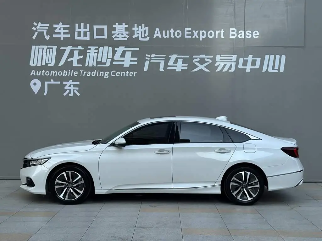 Honda Accord 2023 — Photo 3/14