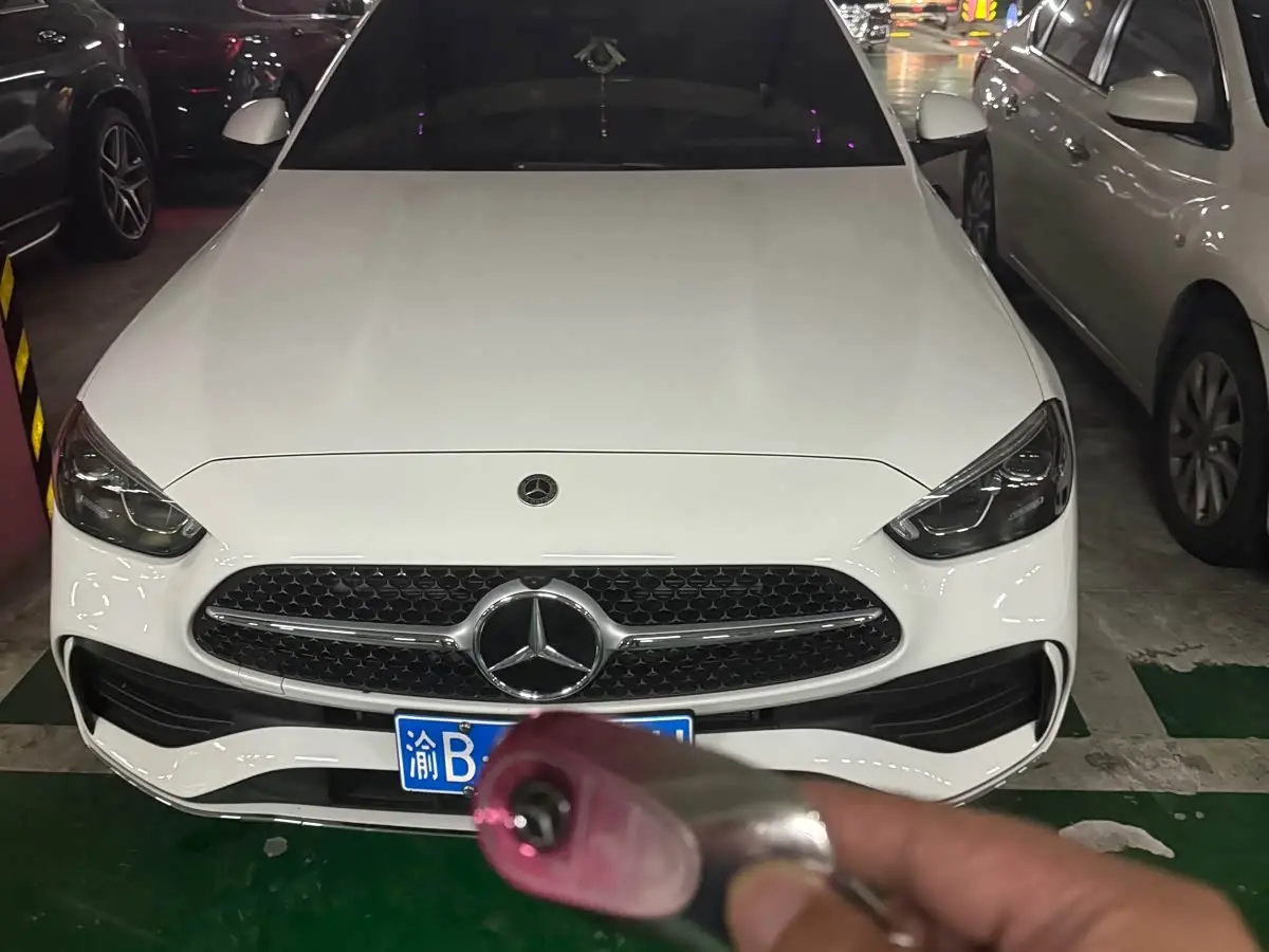 Mercedes-Benz C-Class 2025 — Photo 2/7