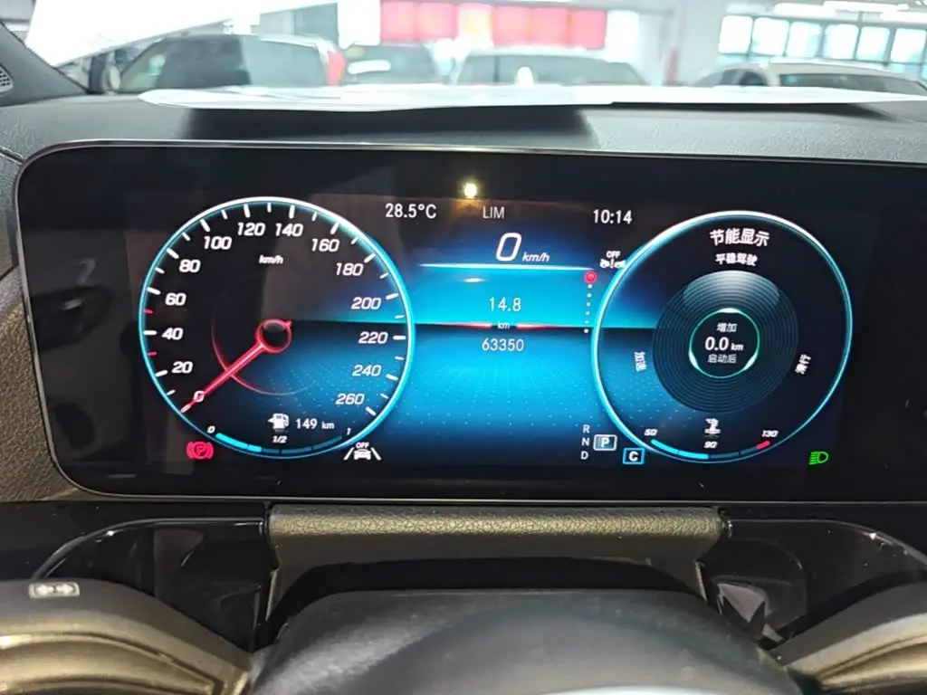 Mercedes-Benz GLA 2023 — Фото 12/20